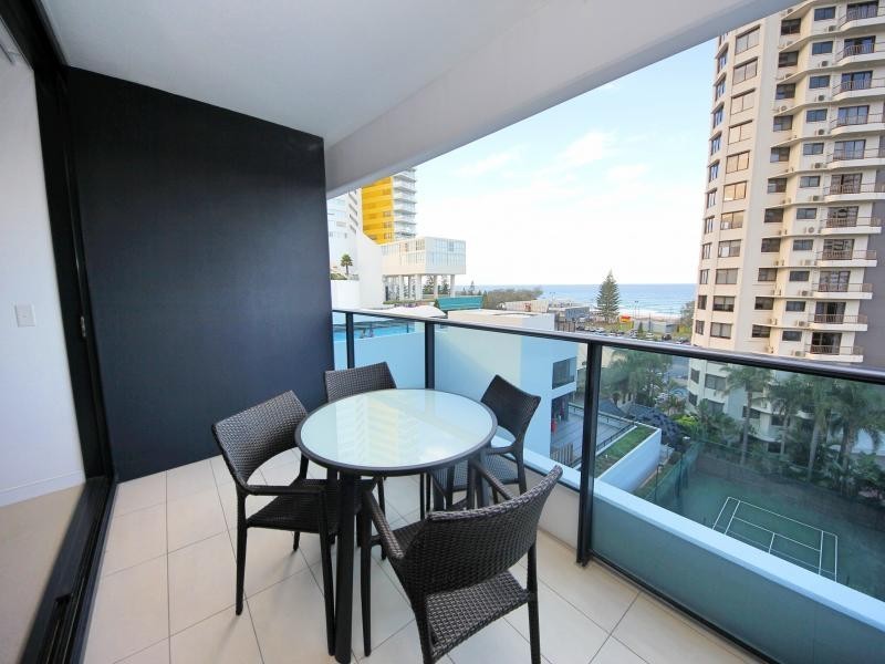 4 ORACLE, Charles Ave, Broadbeach QLD 4218