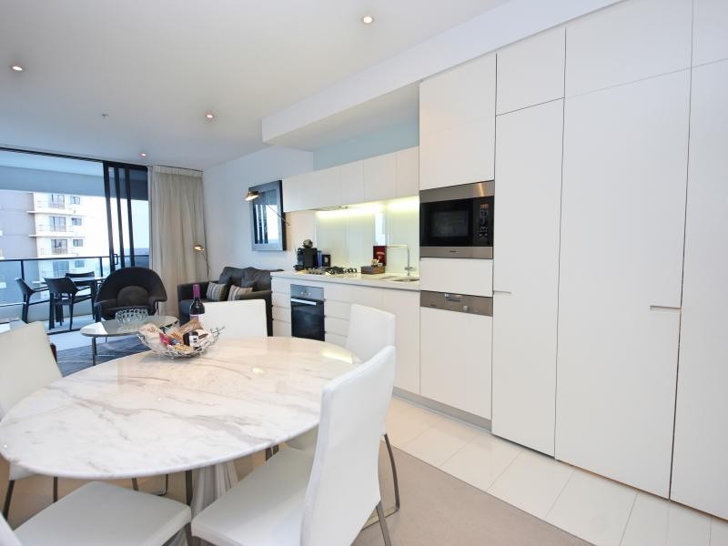 4 ORACLE, Charles Ave, Broadbeach QLD 4218