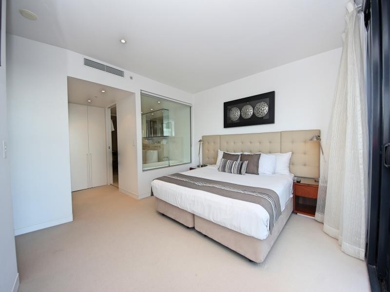 4 ORACLE, Charles Ave, Broadbeach QLD 4218