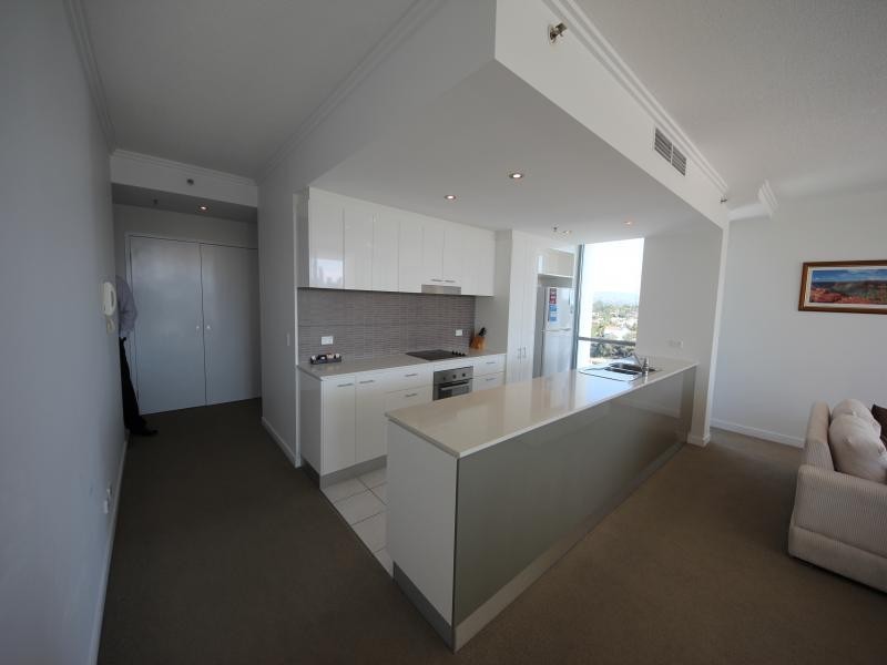 33 T E Peters Drive, Broadbeach Waters QLD 4218