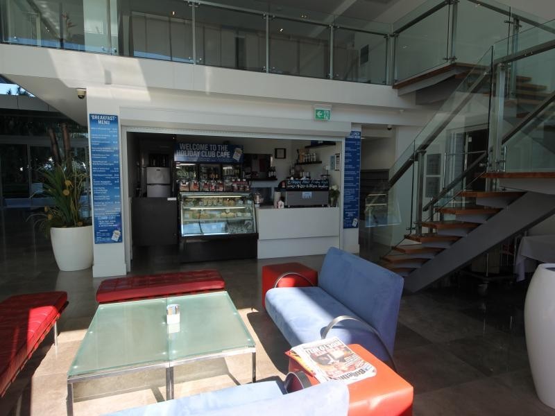 33 T E Peters Drive, Broadbeach Waters QLD 4218