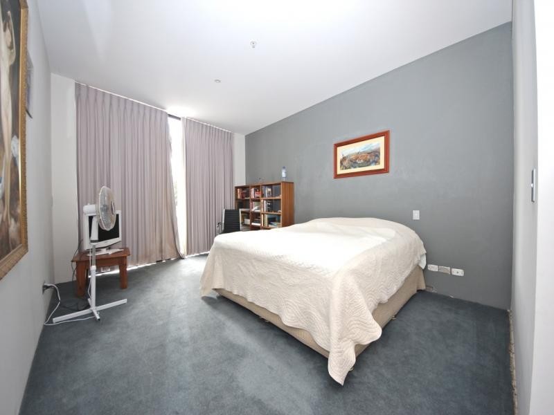 17 Albert Avenue, Broadbeach QLD 4218