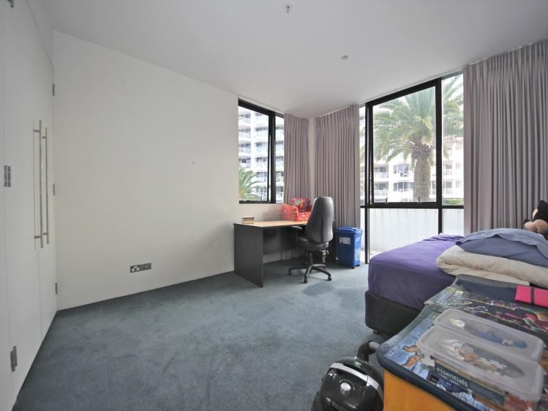 17 Albert Avenue, Broadbeach QLD 4218