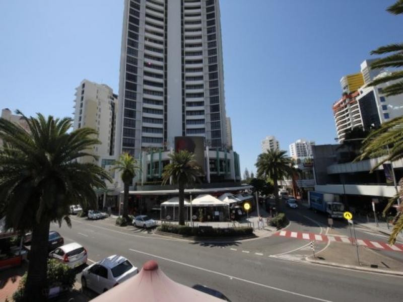 17 Albert Avenue, Broadbeach QLD 4218