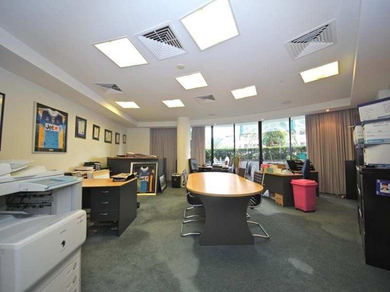 17 Albert Avenue, Broadbeach QLD 4218