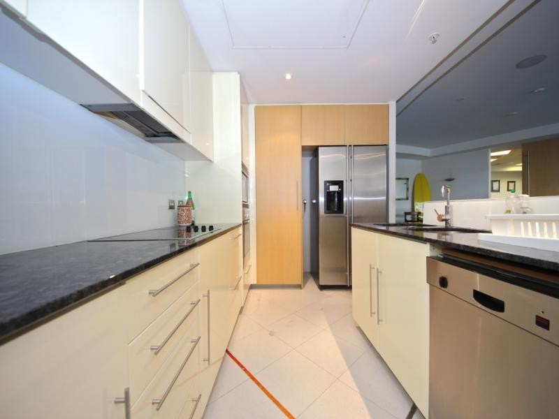 17 Albert Avenue, Broadbeach QLD 4218