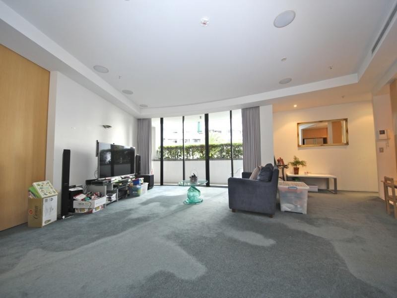 17 Albert Avenue, Broadbeach QLD 4218
