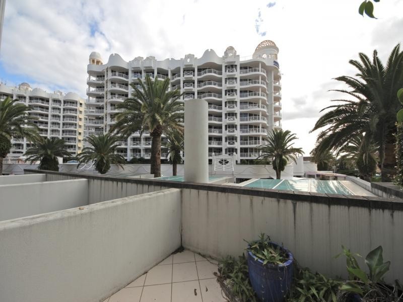 17 Albert Avenue, Broadbeach QLD 4218