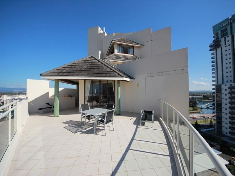 42 Surf Parade, Broadbeach QLD 4218