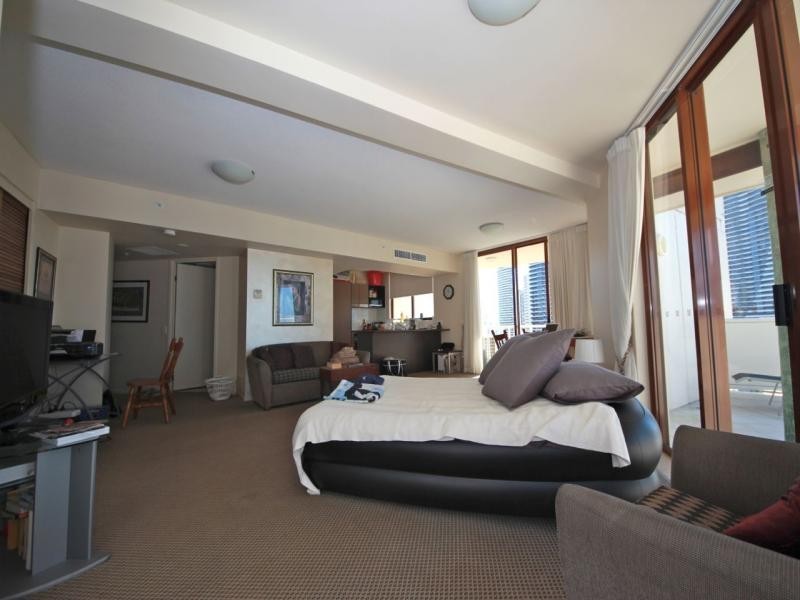 42 Surf Parade, Broadbeach QLD 4218