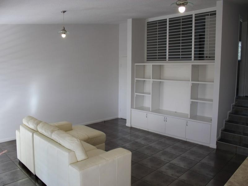 12/30 Holland Court, Broadbeach Waters QLD 4218