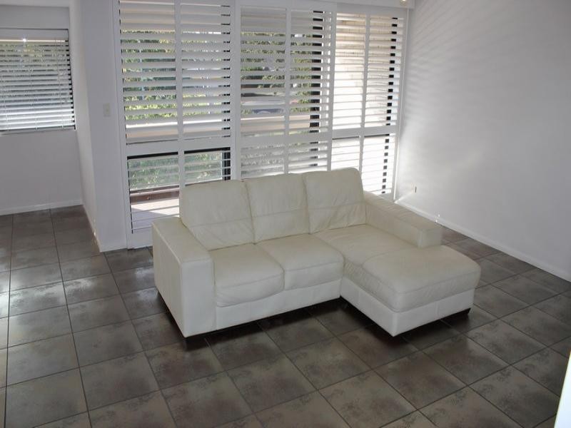 12/30 Holland Court, Broadbeach Waters QLD 4218