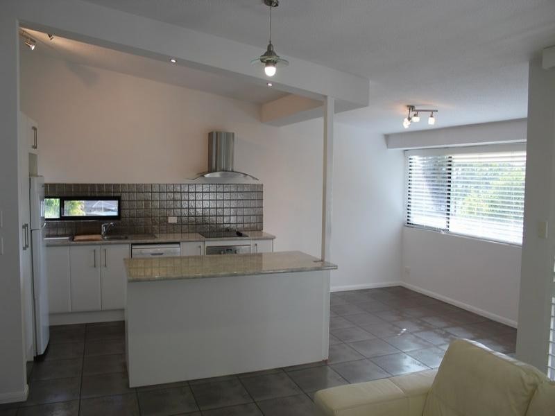 12/30 Holland Court, Broadbeach Waters QLD 4218