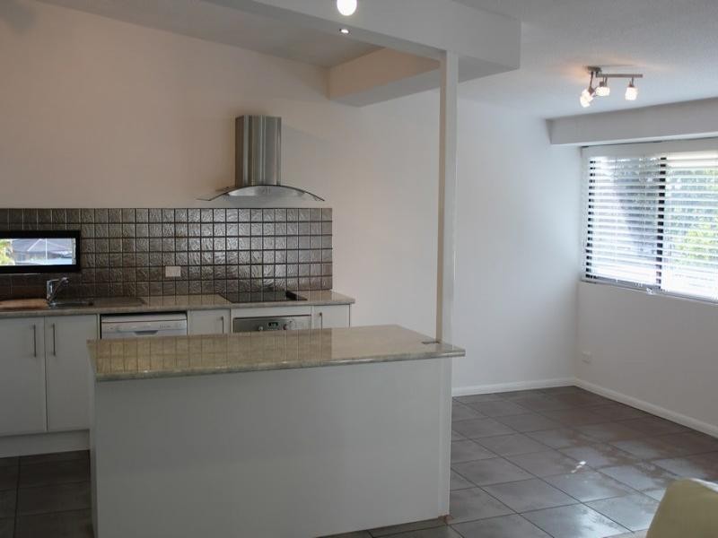 12/30 Holland Court, Broadbeach Waters QLD 4218