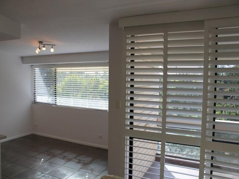 12/30 Holland Court, Broadbeach Waters QLD 4218