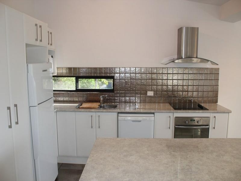 12/30 Holland Court, Broadbeach Waters QLD 4218