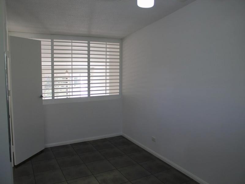 12/30 Holland Court, Broadbeach Waters QLD 4218