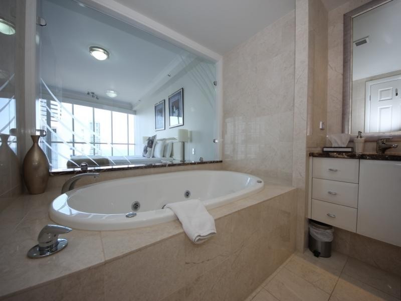 2633 GOLD COAST HIGHWAY, Broadbeach QLD 4218