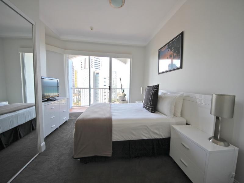 2633 GOLD COAST HIGHWAY, Broadbeach QLD 4218