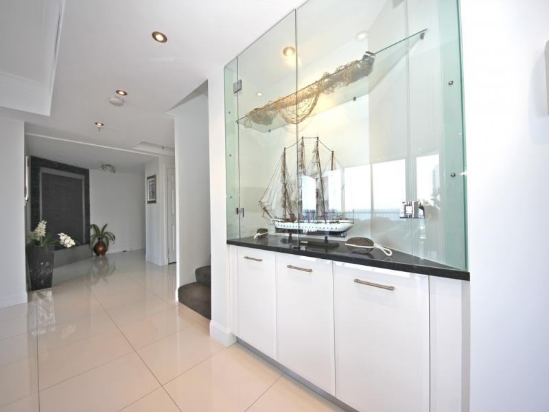 2633 GOLD COAST HIGHWAY, Broadbeach QLD 4218