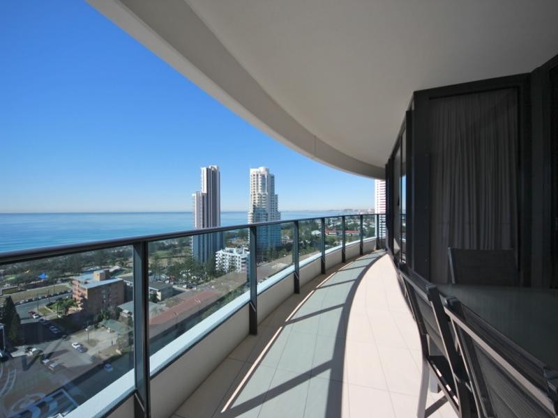 4 Charles Avenue, Broadbeach QLD 4218
