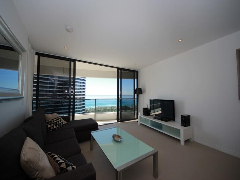 4 Charles Avenue, Broadbeach QLD 4218