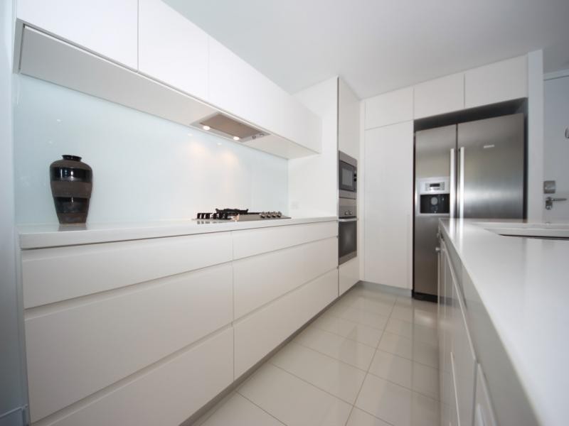 4 Charles Avenue, Broadbeach QLD 4218