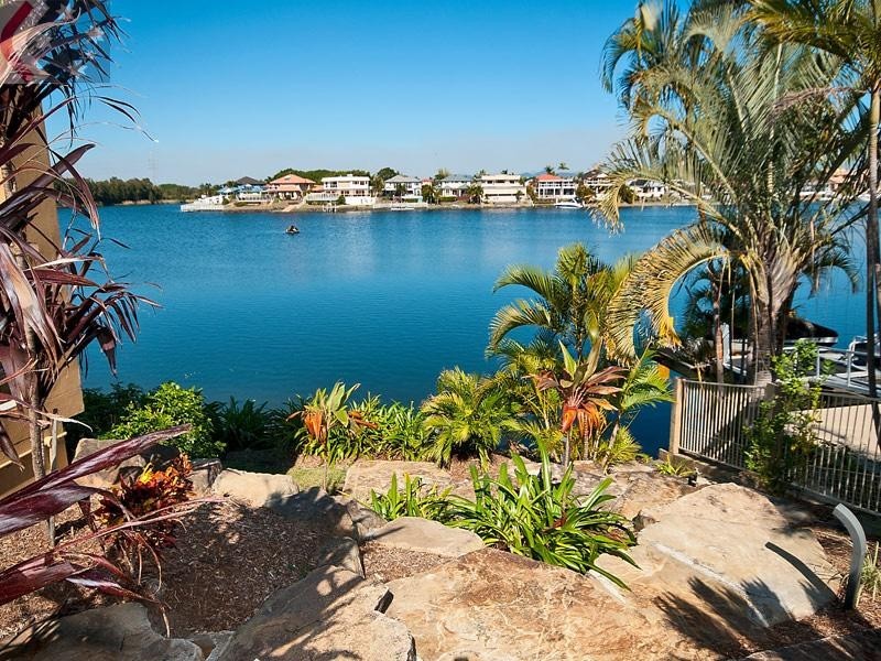 35 Cayman Drive, Clear Island Waters QLD 4226