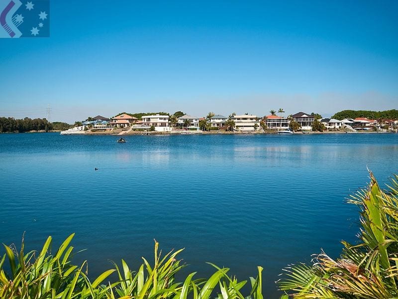 35 Cayman Drive, Clear Island Waters QLD 4226