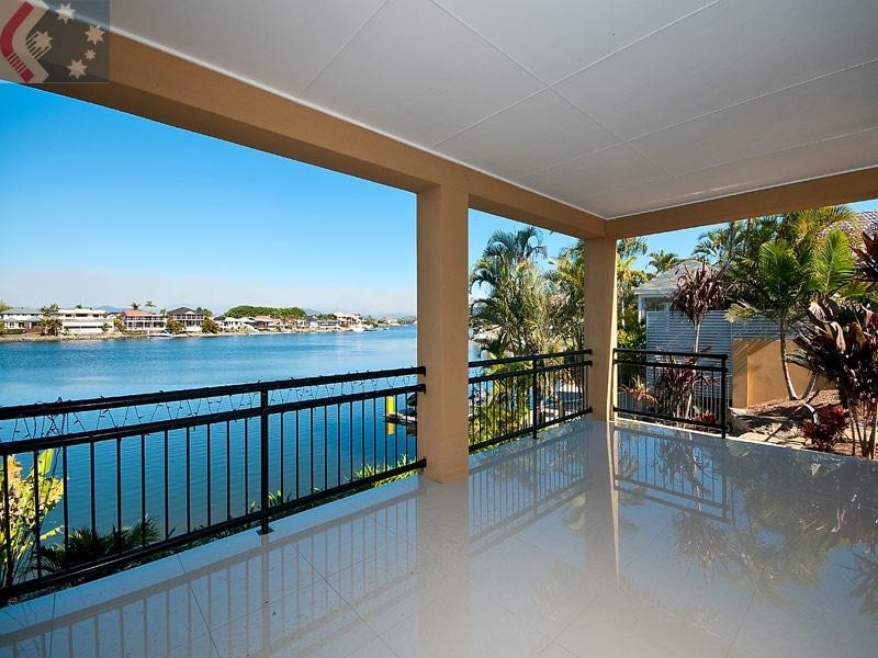 35 Cayman Drive, Clear Island Waters QLD 4226