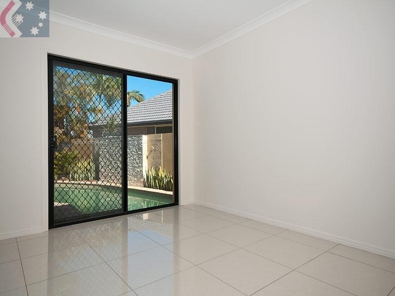 35 Cayman Drive, Clear Island Waters QLD 4226