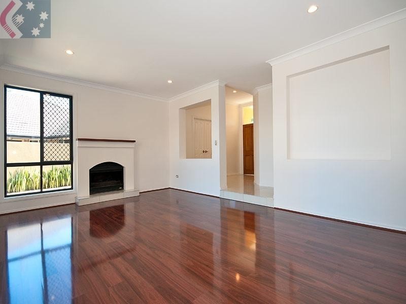 35 Cayman Drive, Clear Island Waters QLD 4226