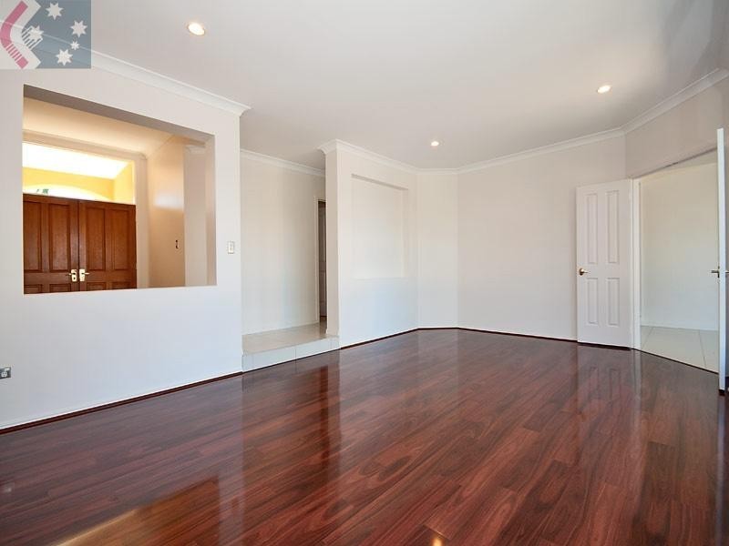 35 Cayman Drive, Clear Island Waters QLD 4226