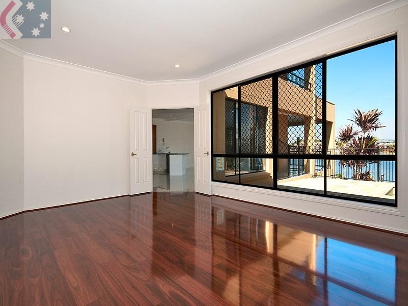 35 Cayman Drive, Clear Island Waters QLD 4226