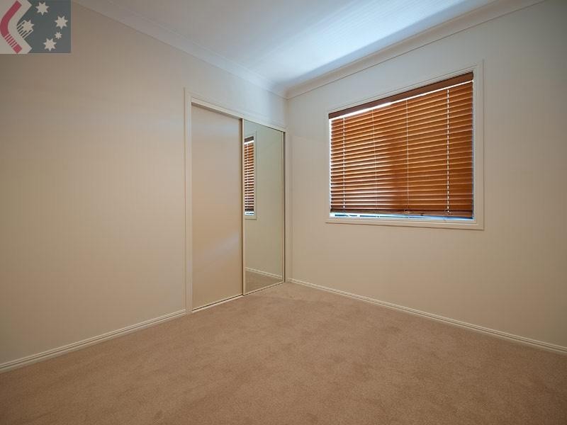 35 Cayman Drive, Clear Island Waters QLD 4226