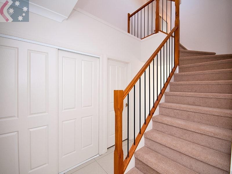 35 Cayman Drive, Clear Island Waters QLD 4226