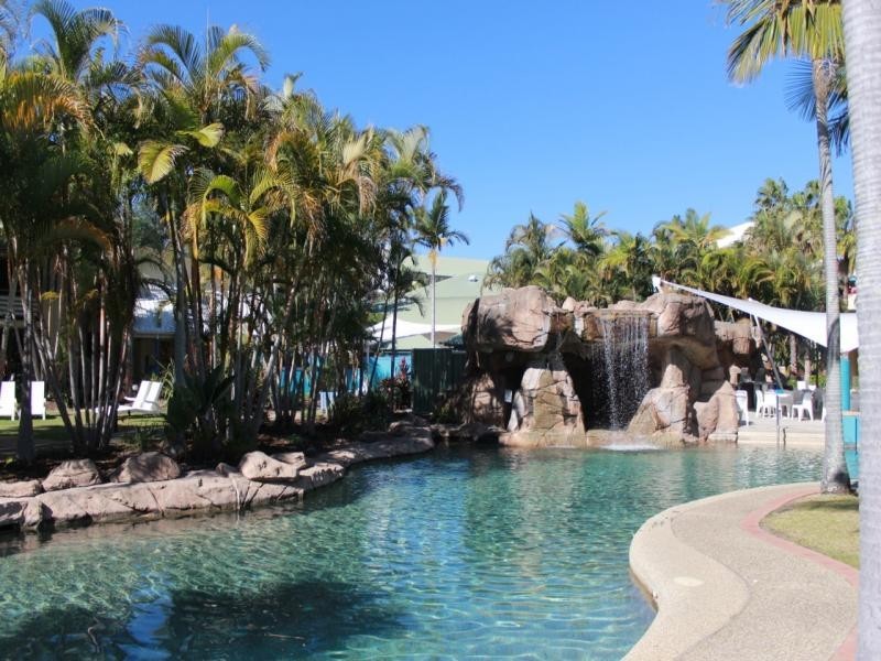 10 Alexandra Ave, Broadbeach QLD 4218