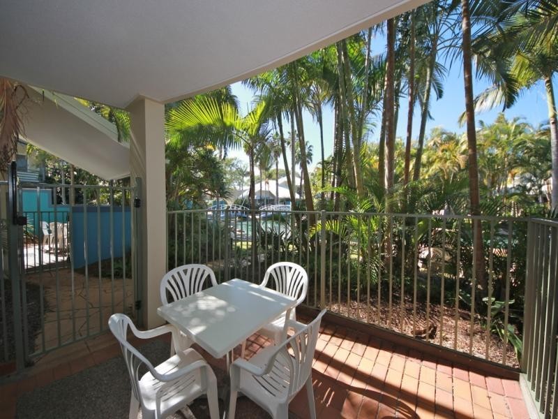 10 Alexandra Ave, Broadbeach QLD 4218