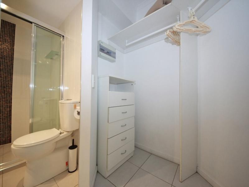 10 Alexandra Ave, Broadbeach QLD 4218