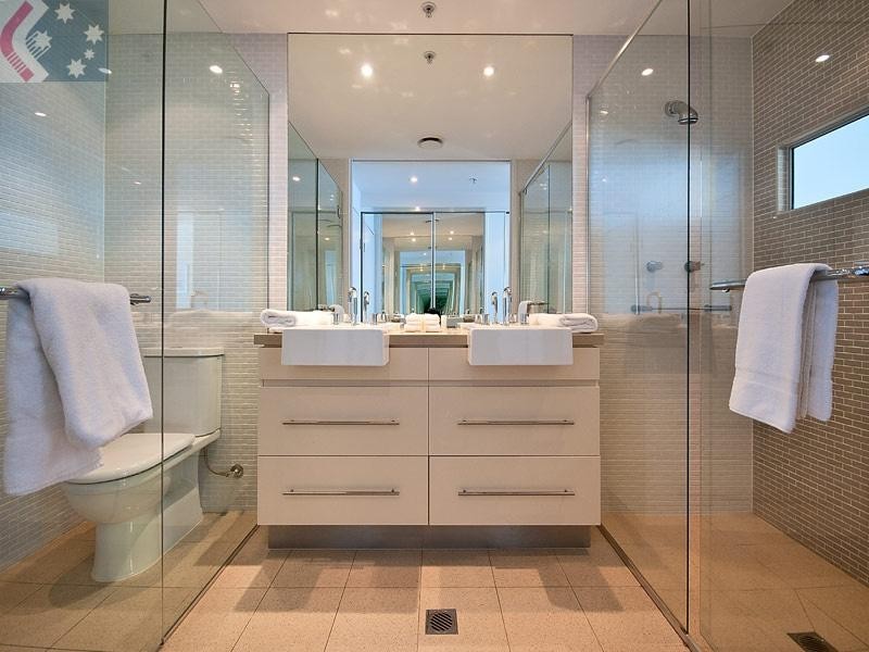 2404/89 WAVE, Surf Parade, Broadbeach QLD 4218