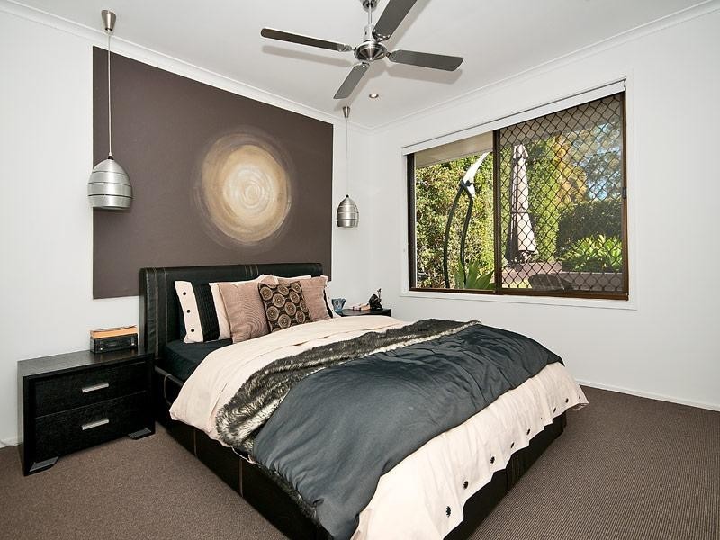 64 Ridgeway Avenue, Southport QLD 4215