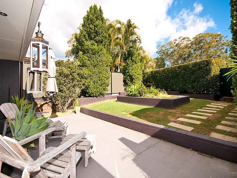 64 Ridgeway Avenue, Southport QLD 4215