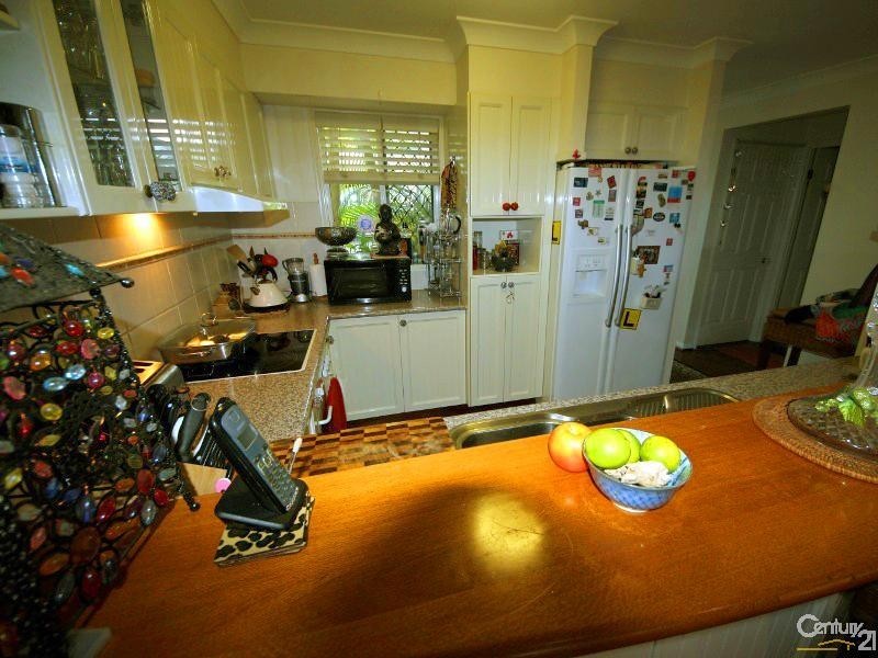 11/100 Cotlew Street East, Southport QLD 4215