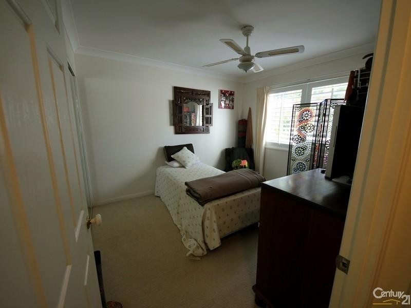 11/100 Cotlew Street East, Southport QLD 4215