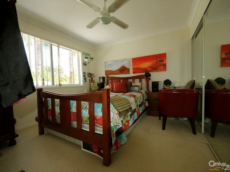 11/100 Cotlew Street East, Southport QLD 4215