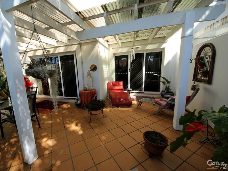 11/100 Cotlew Street East, Southport QLD 4215