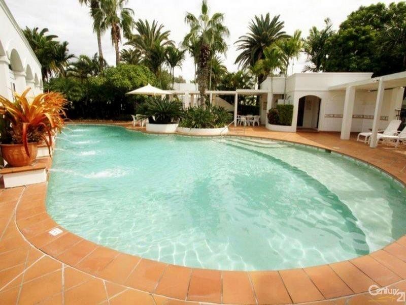 11/100 Cotlew Street East, Southport QLD 4215