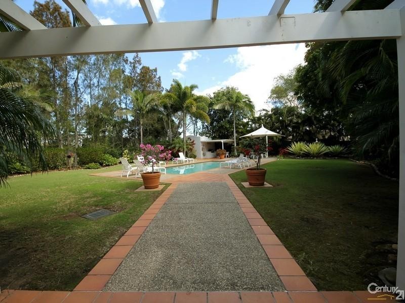 11/100 Cotlew Street East, Southport QLD 4215