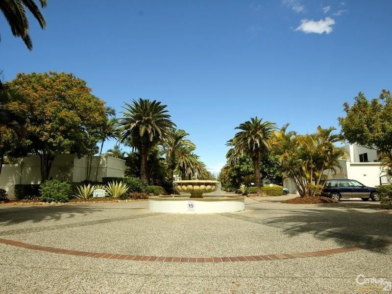 11/100 Cotlew Street East, Southport QLD 4215