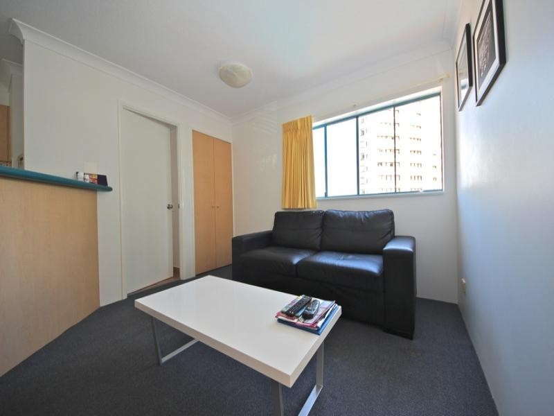 20 Anne Avenue, Broadbeach QLD 4218